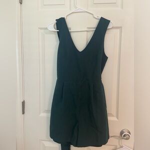 Club Monaco green romper size 4. NWT